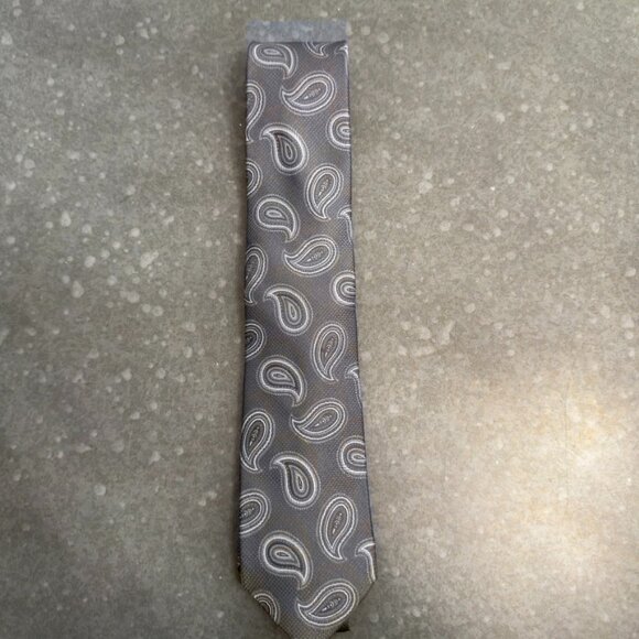 Michael Kors & Stafford Silk Tie Bundle – Classic Gray Paisley & Black Windowpan - Picture 4 of 16